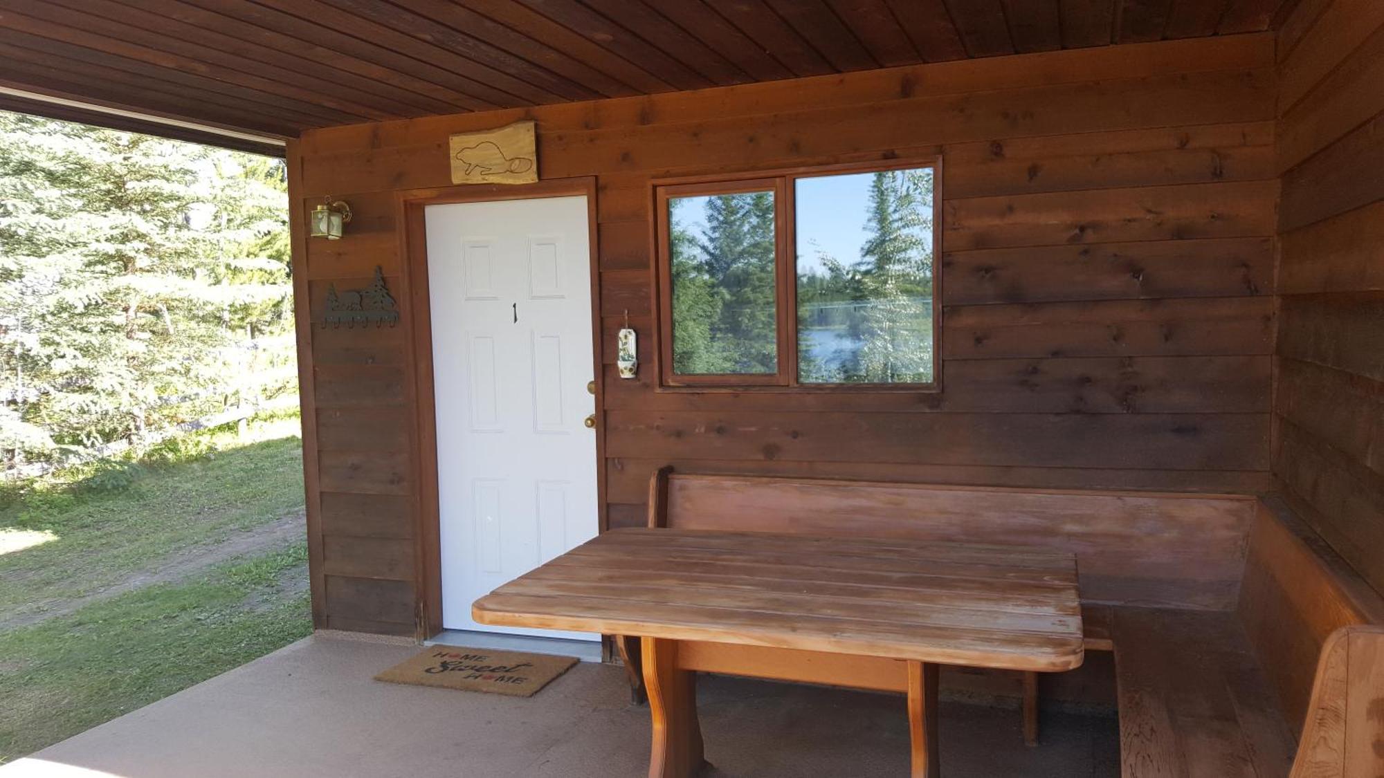 Wettstone Guest Ranch Bed & Breakfast Bridge Lake Oda fotoğraf
