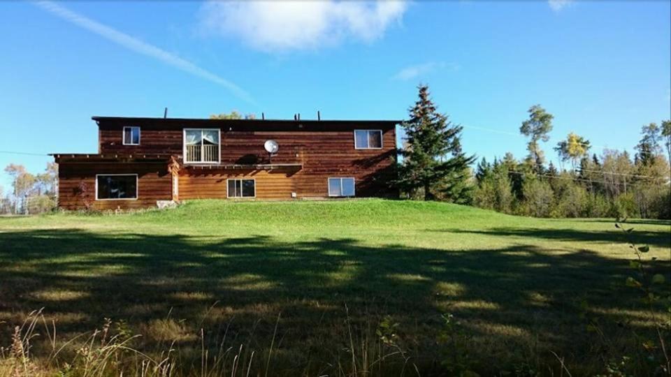 Wettstone Guest Ranch Bed & Breakfast Bridge Lake Oda fotoğraf