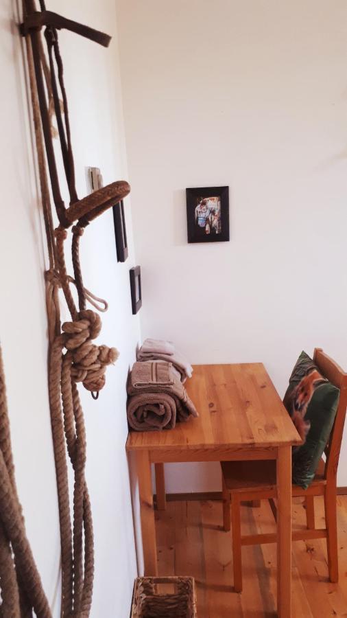 Wettstone Guest Ranch Bed & Breakfast Bridge Lake Dış mekan fotoğraf