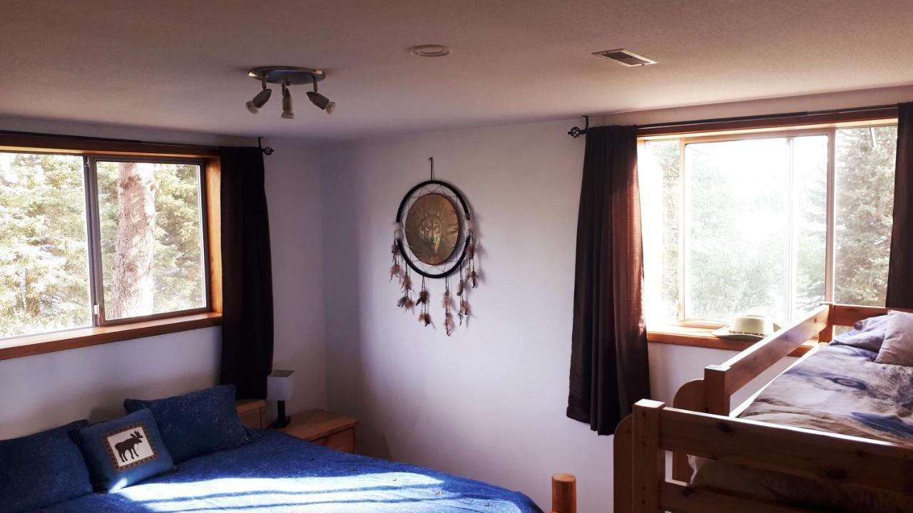 Wettstone Guest Ranch Bed & Breakfast Bridge Lake Dış mekan fotoğraf