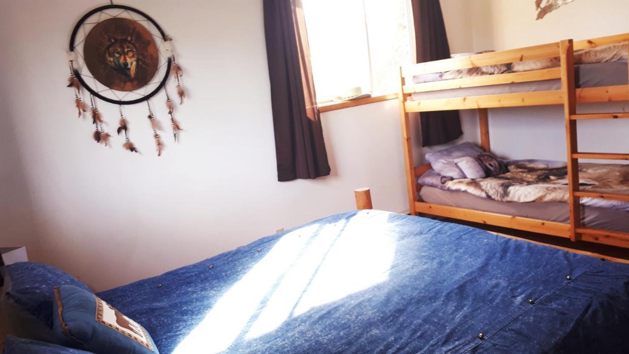 Wettstone Guest Ranch Bed & Breakfast Bridge Lake Dış mekan fotoğraf